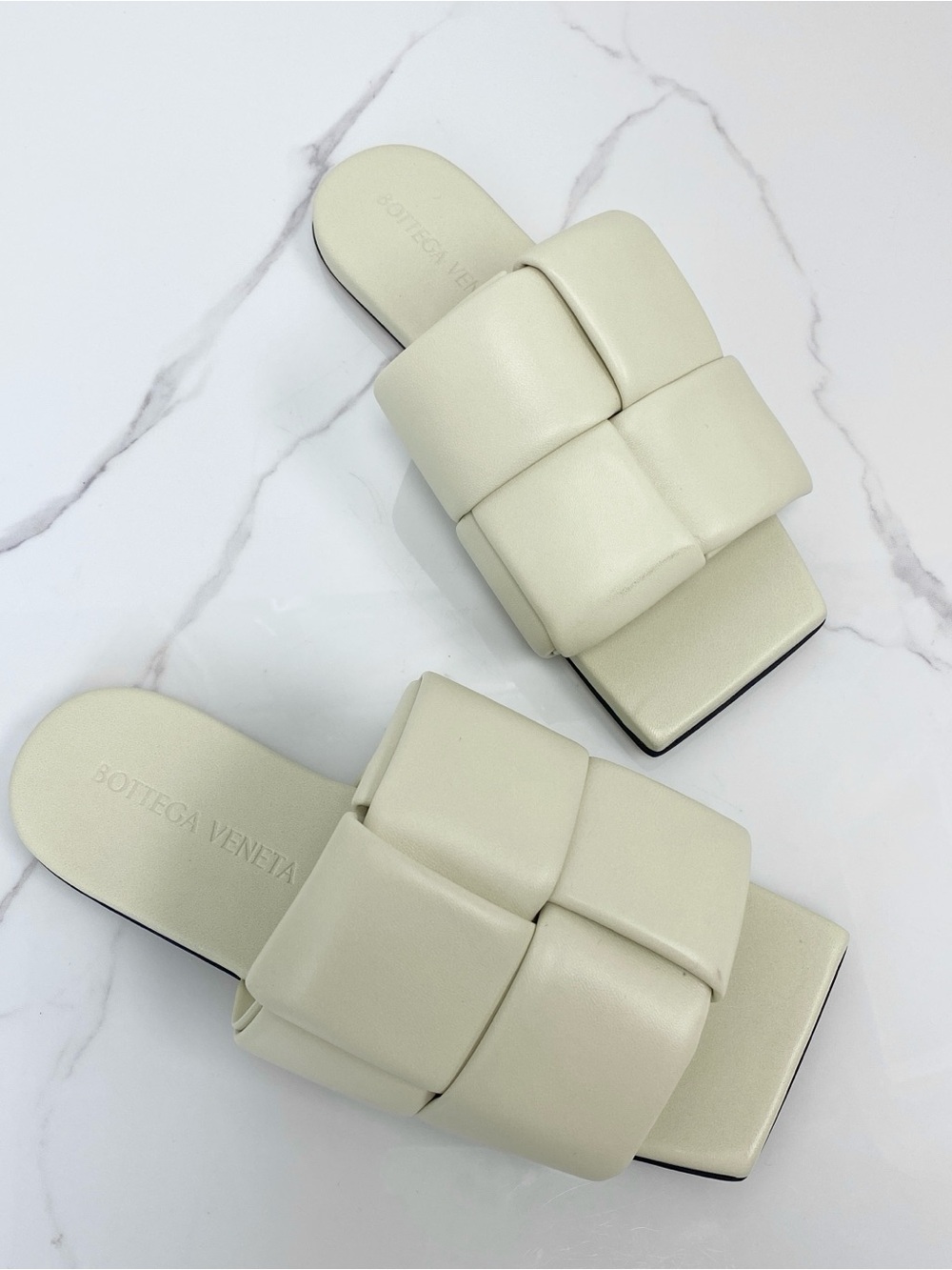 Bottega Veneta Nappa Lido Flat